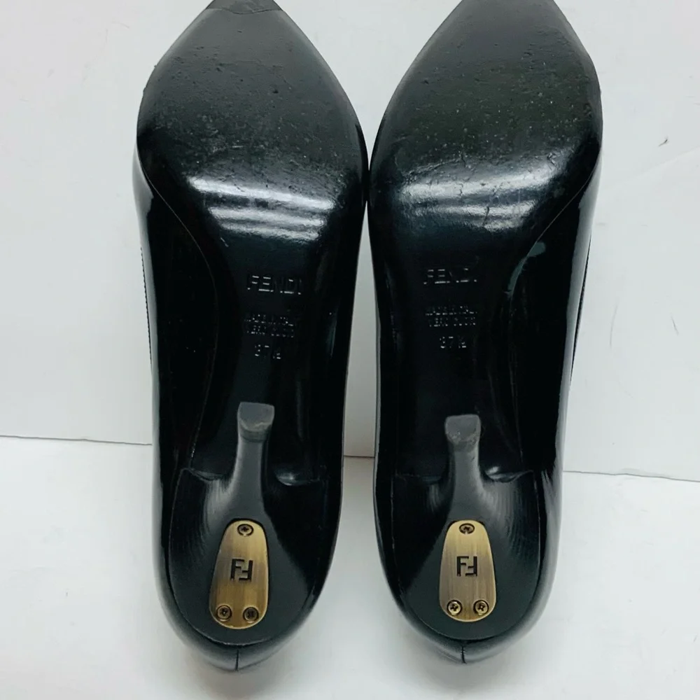Fendi black patent leather heels with buckle 37.5